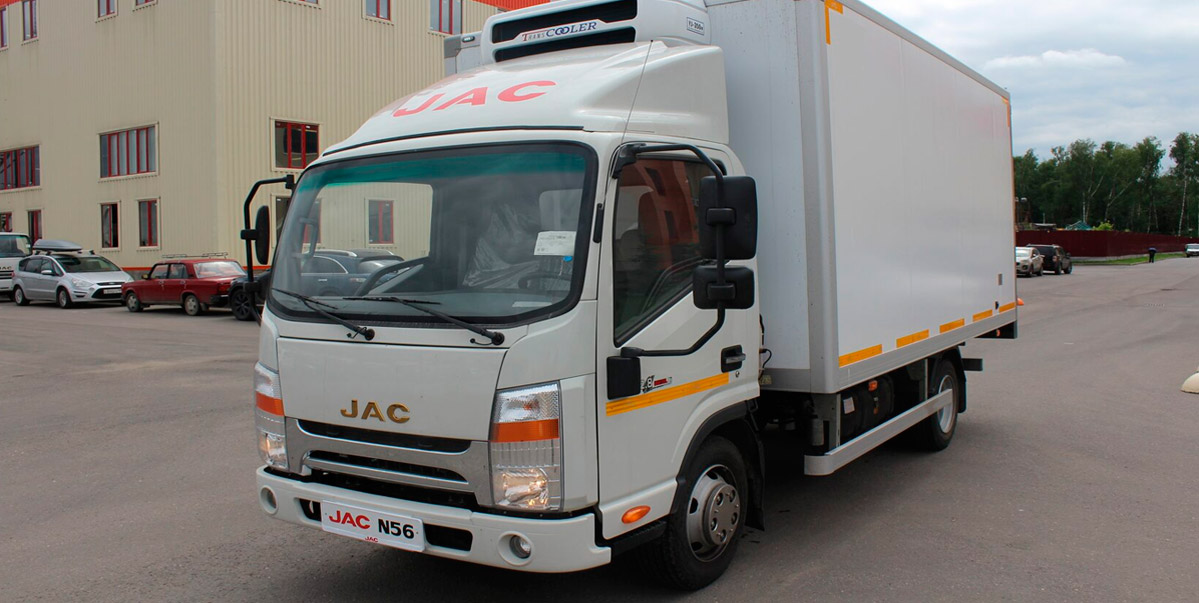 автомобиль JAC